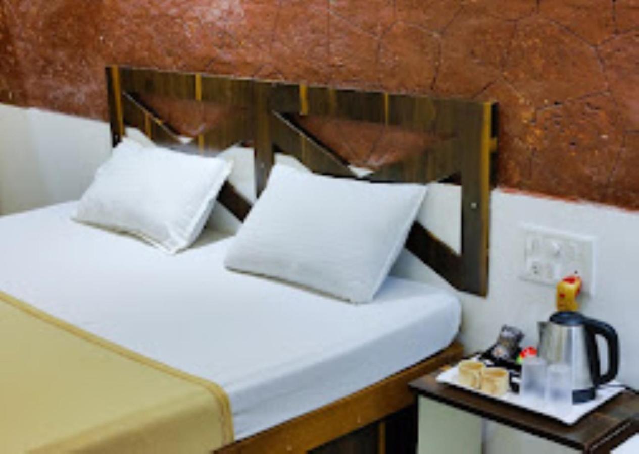 Blue Sea Beach Resort Malvan Exterior photo